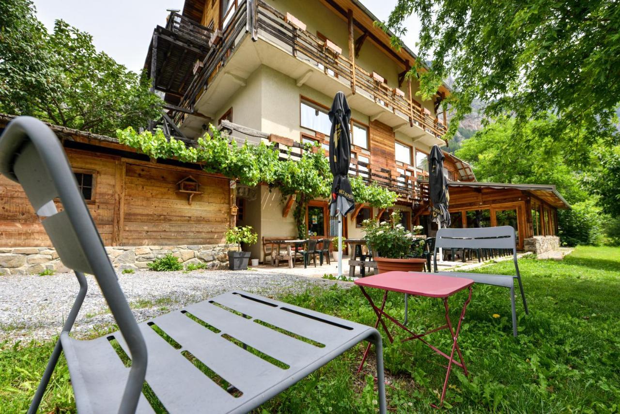 Freissinieres Hotel Restaurant Gites Les 5 Saisons מראה חיצוני תמונה