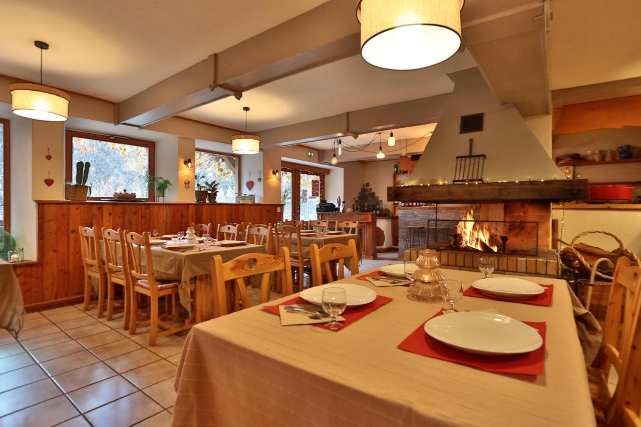 Freissinieres Hotel Restaurant Gites Les 5 Saisons מראה חיצוני תמונה