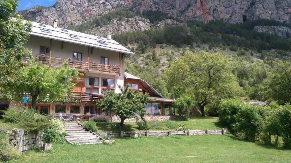Freissinieres Hotel Restaurant Gites Les 5 Saisons מראה חיצוני תמונה